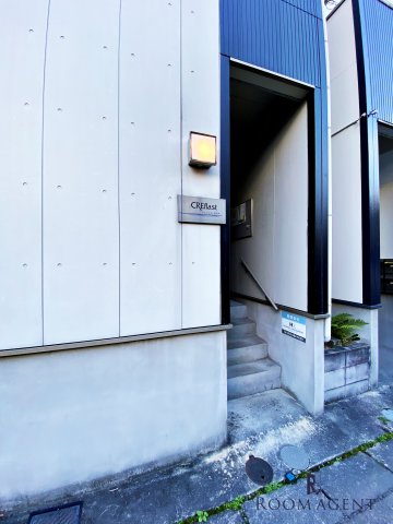 クレフラスト坂井戸のエントランス