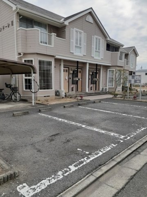 【駐車場】 | メゾンドーレⅢ | 駐車場があります