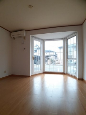 【居間・リビング】 | メゾンドーレⅢ | ゆったり過ごせるリビングです