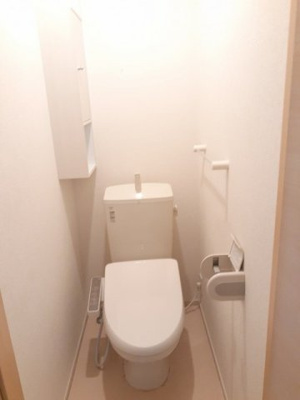 【トイレ】 | ラ・ヴィーユ | ゆったりとした空間のトイレです