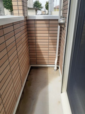 【バルコニー】 | ラ・ヴィーユ | 開放的で明るい空間を演出してくれるバルコニーです