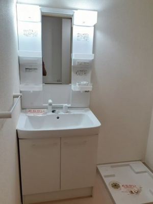 【洗面所】 | ラ・ヴィーユ | スペースが確保できる洗面所です