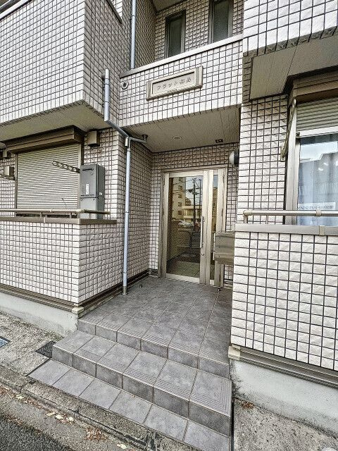 フラット梅島のエントランス