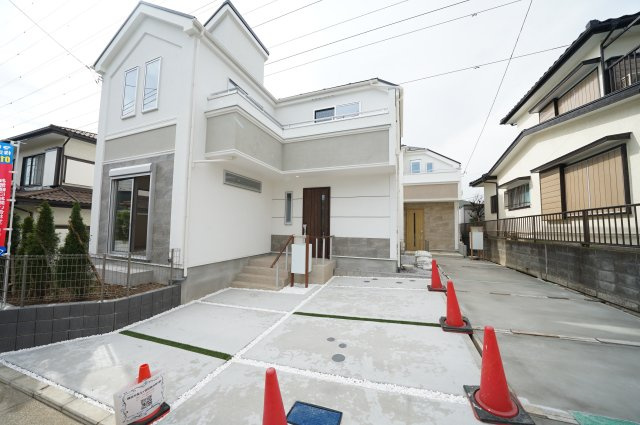 【保土ケ谷区新井町203-2全2棟新築戸建て】★仲介手数料無料★（新井小学校・新井中学校）の居間・リビング