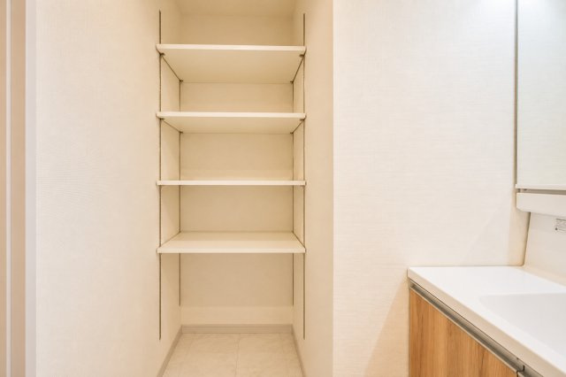 緑豊かな新井町｜収納充実（SIC・パントリー・小屋裏）×駐車2台｜制震ダンパー搭載の安心住宅★仲介手数料無料★の収納