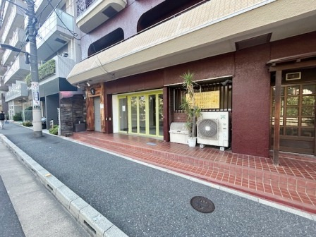 バロンハイツ巣鴨のエントランス