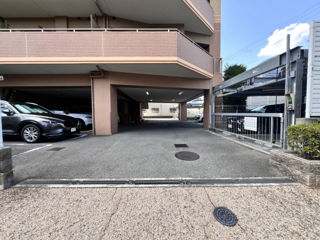 メロディーハイム守口プログレージュの駐車場|機械式駐車場と平面駐車場の複合