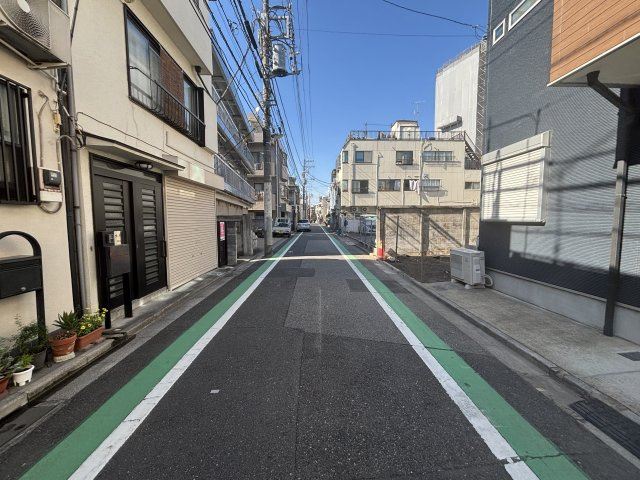 荒川区東尾久４丁目　建築条件付き売地の前面道路含む現地写真|2025年7月撮影