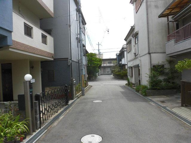 東船橋1丁目　中古一戸建ての前面道路含む現地写真|■物件内覧・資金計画相談・住宅ローン相談、リフォーム相談、お問合せ受付中■
※当日・翌日のご内覧、ご相談はお電話でのお問合せがスムーズです！
