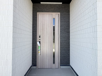 【玄関】 | 金武町金武（全4棟） | 2号棟　スマートキー付き♪