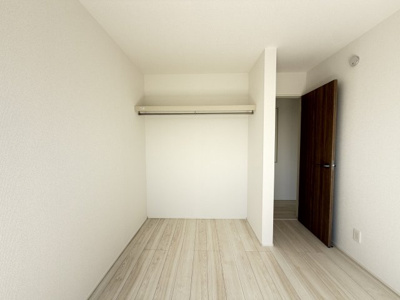 【収納】 | 金武町金武（全4棟） | 2号棟　洋室5.25帖＋CL付き♪