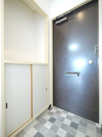 リレイズ広瀬の玄関