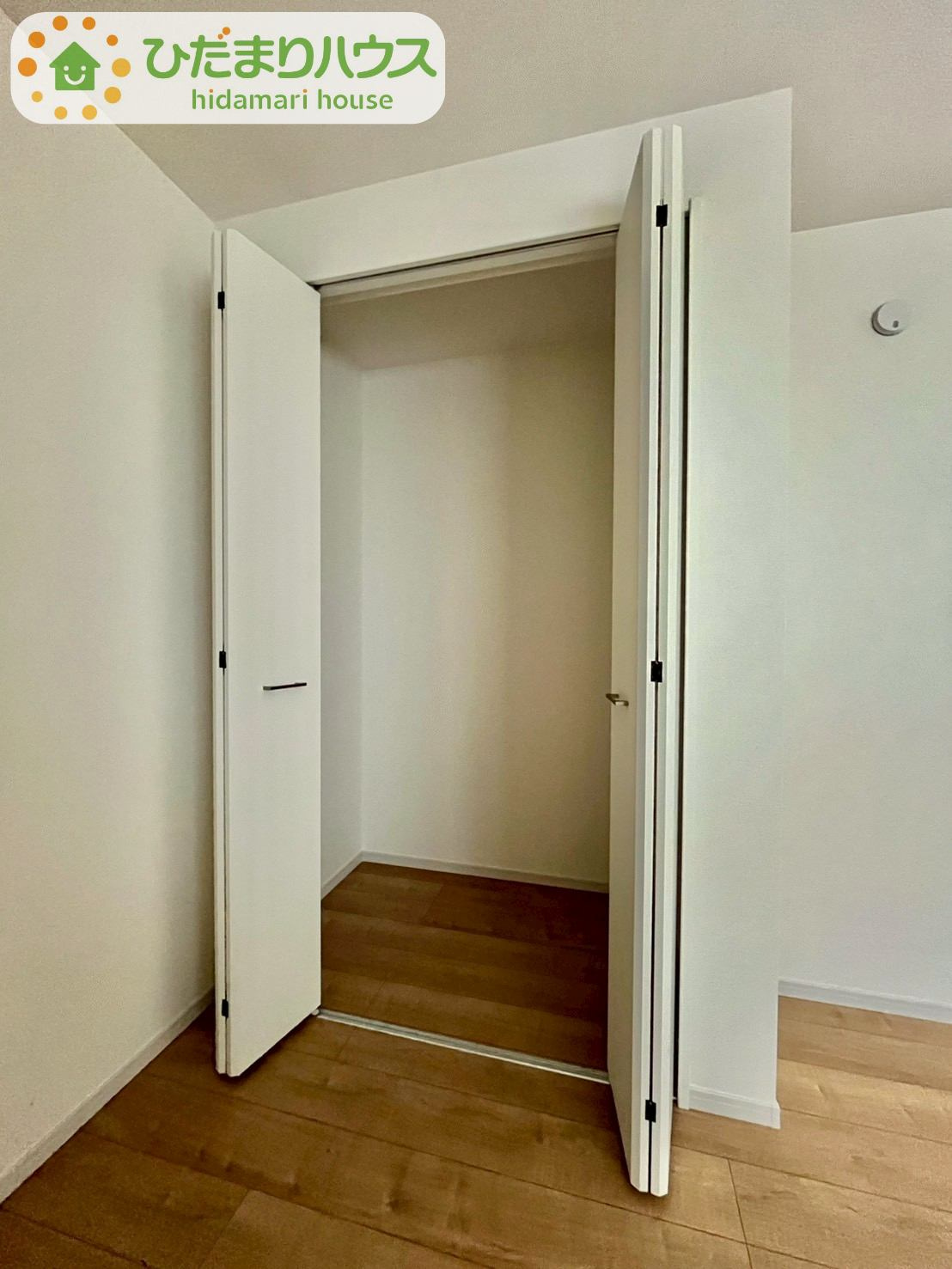 東初石13期　新築戸建　1号棟の収納|お洋服の多い女性に人気！収納力の高いクローゼット付☆彡						
