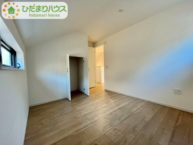 東初石13期　新築戸建　1号棟の洋室|お掃除しやすく、清潔感を保てるのでダニも発生しにくいフローリング♪							
