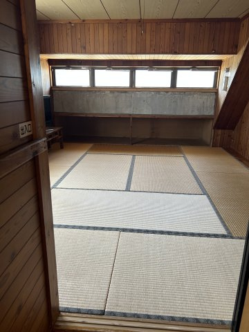 宜野座・ペンションの内装