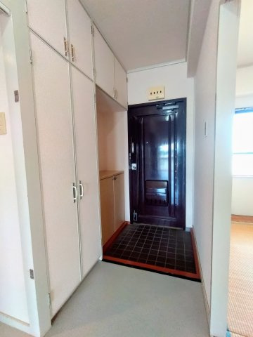 マンション青い木の玄関