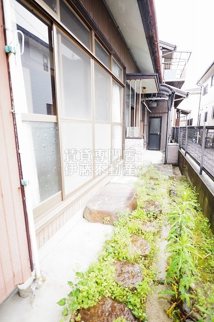 一宮市木曽川町戸建賃貸のエントランス