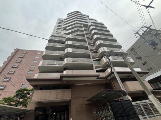 ジョイナス天神タワーの外観