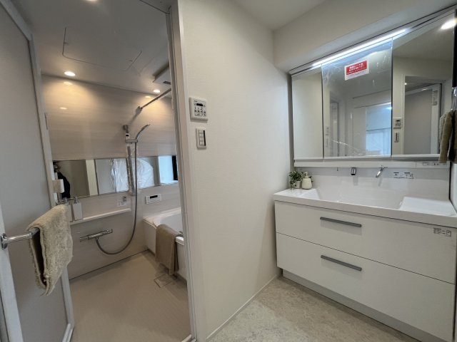 ジョイナス天神タワーの独立洗面台