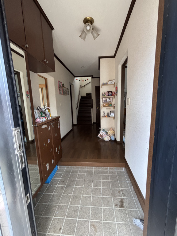 栃木県小山市横倉新田 中古戸建の玄関