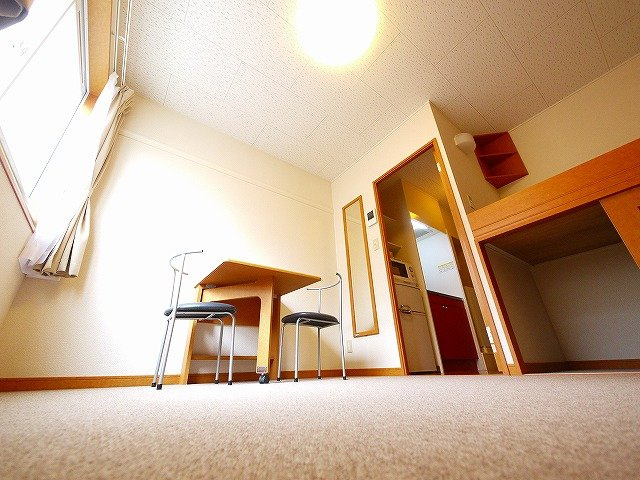 レオパレスエスペランサの洋室|ゆったりした洋室です