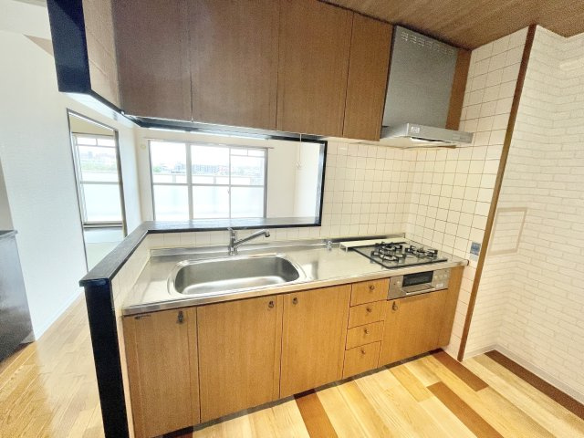 Ｍプラザ枚方弐番館のキッチン|コンパクトなキッチンで掃除もラクラク