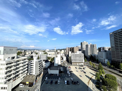 【展望】 | グレースタワーⅡ | 「東向きバルコニーからの眺望。朝の光を感じられる開放的な景色です。」