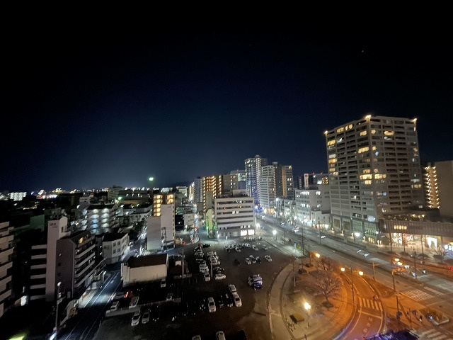 【展望】 | グレースタワーⅡ | 「東向きバルコニーからの眺望。朝の光を感じられる開放的な景色です。」