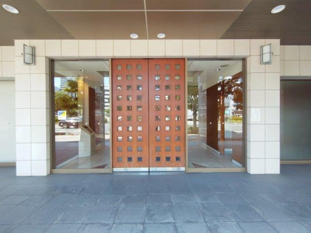 【その他共用部分】 | グレースタワーⅡ | 「落ち着いた雰囲気のマンションエントランス。住まう方を迎える上品な空間です。」