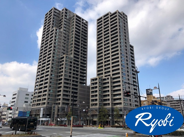 【外観】 | グレースタワーⅡ | 「岡山駅徒歩8分の好立地 × 29階建タワー邸宅。安心の免震構造で毎日の暮らしにゆとりを。」