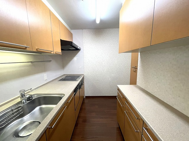 【居間・リビング】 | グレースタワーⅡ | 「家具配置がしやすく、暮らしのイメージが広がるリビング空間。」