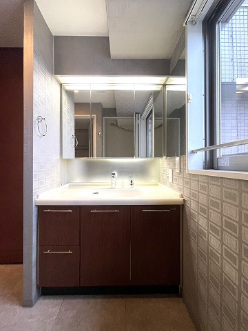 【洋室】 | グレースタワーⅡ | 「東向きの約6.3帖のベッドルーム。ベッドやデスクも配置しやすい広さです。」