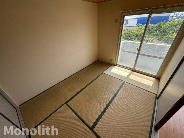 プレジール和泉の和室