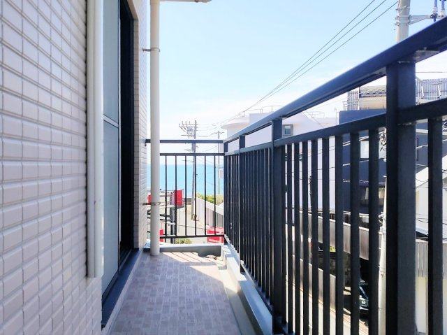 海と共に生きる。それもイイよねぇ～【マイキャッスル葉山】リフォームのバルコニー|落ち着いた時間を過ごせるバルコニーです