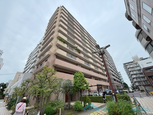 エクラン本厚木の外観