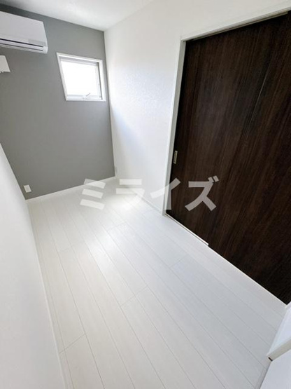 【寝室】 | EIWA First Heights