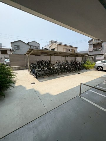 大阪市大正区三軒家西３丁目の賃貸マンションの駐車場