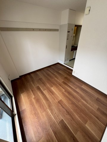 大阪市西区本田２丁目の賃貸マンションの洋室