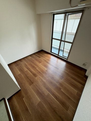 大阪市西区本田２丁目の賃貸マンションの居間・リビング