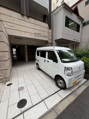 大阪市西区阿波座１丁目の賃貸マンションの駐車場