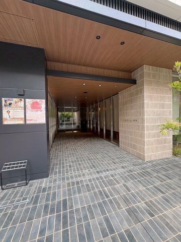 ジェーグランコート京町堀のエントランス