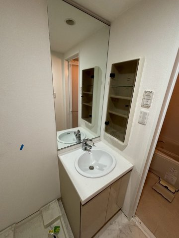 大阪市中央区内平野町２丁目の賃貸マンションの洗面所