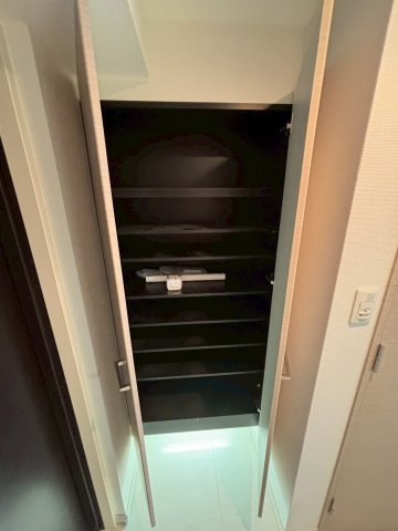 大阪市中央区内平野町２丁目の賃貸マンションの収納