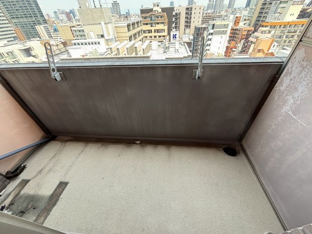 大阪市中央区内平野町２丁目の賃貸マンションのバルコニー
