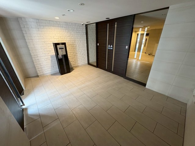 大阪市福島区鷺洲５丁目の賃貸マンションのロビー