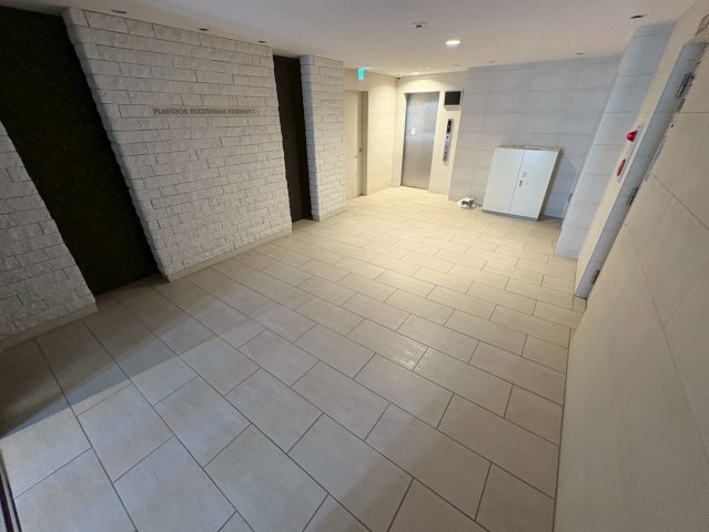 大阪市福島区鷺洲５丁目の賃貸マンションのロビー