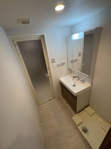 大阪市西区江之子島１丁目の賃貸マンションのバルコニー