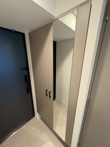 大阪市西区江之子島１丁目の賃貸マンションの玄関