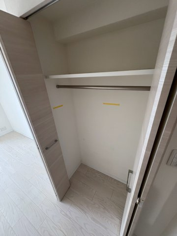 大阪市福島区鷺洲４丁目の賃貸マンションの収納