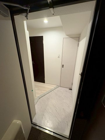 大阪市西区立売堀３丁目の賃貸マンションの玄関